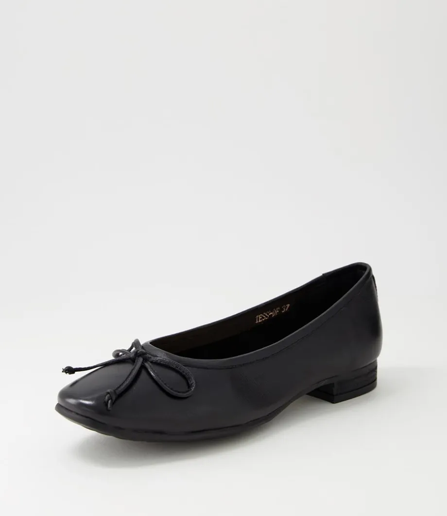 Tess Black Leather Flat Shoes