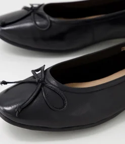 Tess Black Leather Flat Shoes