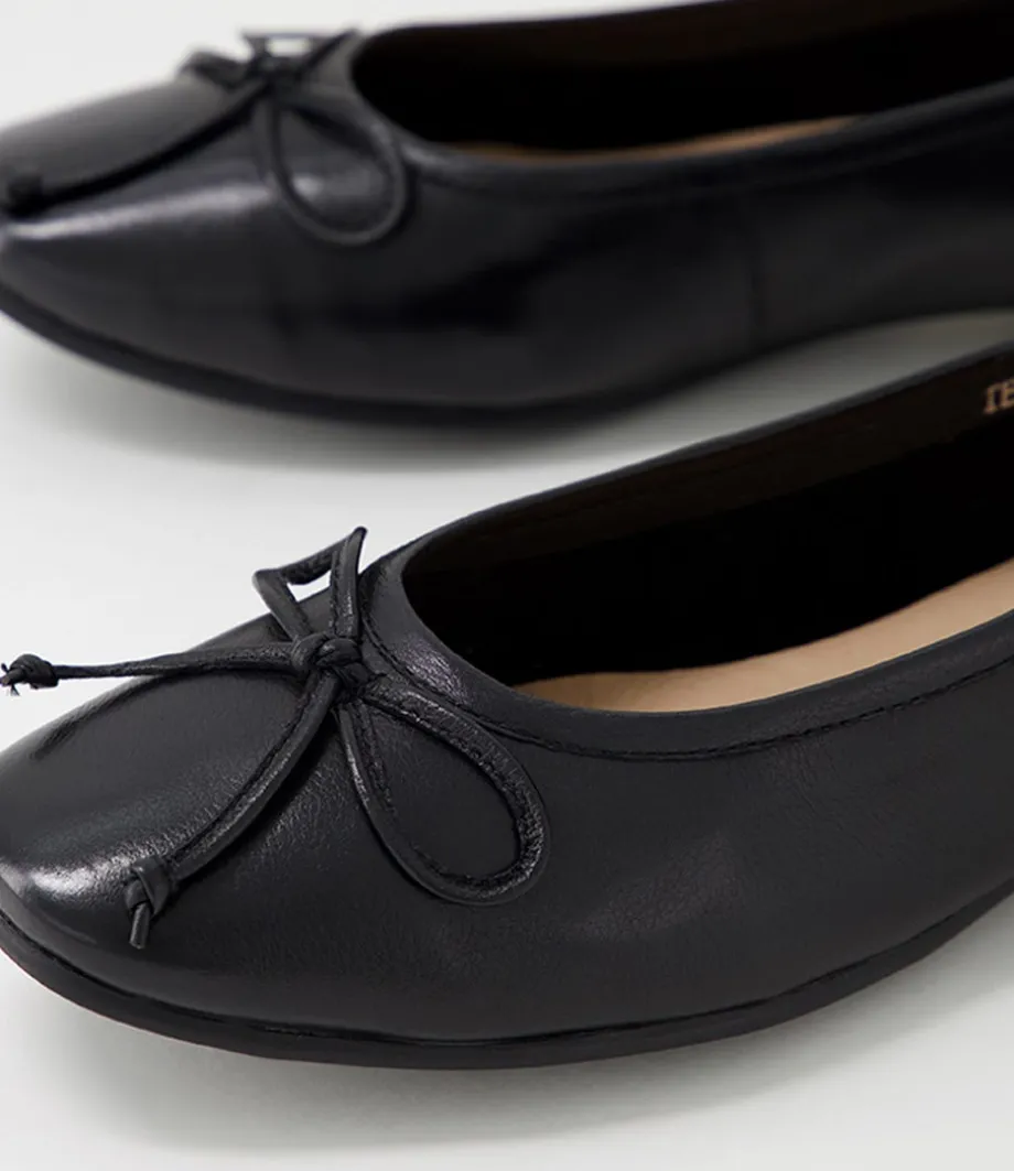 Tess Black Leather Flat Shoes