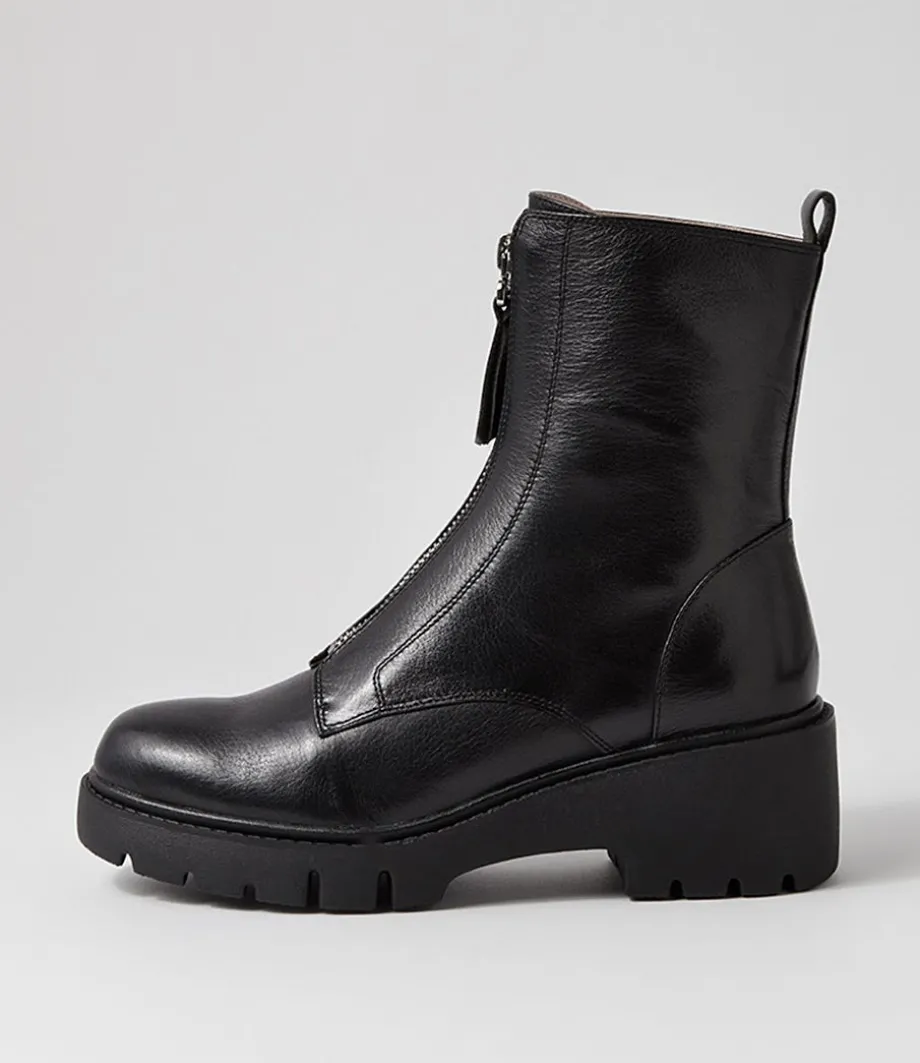 Uruba Black Leather Ankle Boots