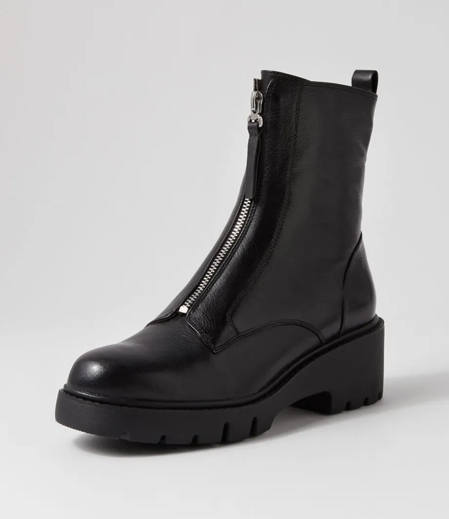 Uruba Black Leather Ankle Boots