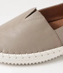 Wicker Mushroom Leather Loafers