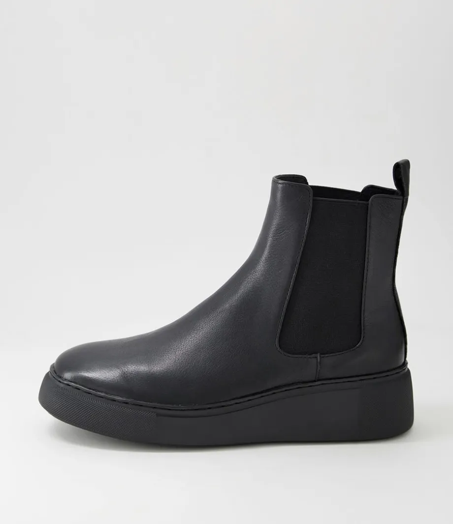 Yestin Black Leather Chelsea Boots