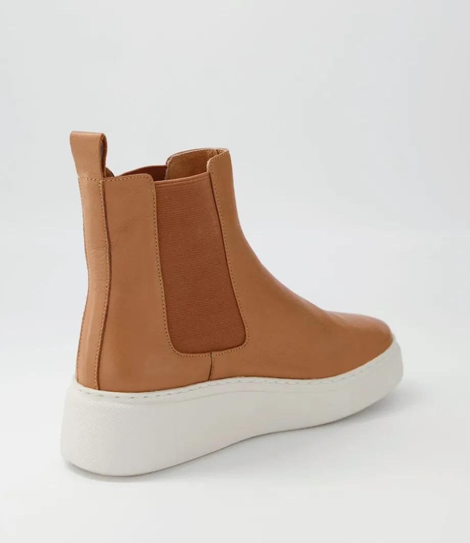 Yestin Scotch Vanilla Leather Chelsea Boots
